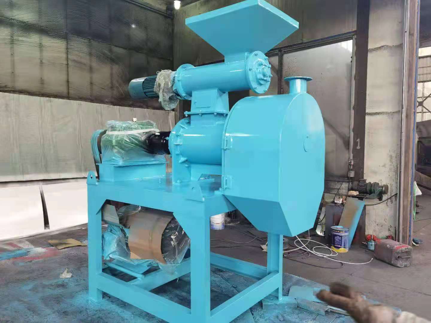 怎樣把豬糞加工成有機肥呢?(圖1) 怎樣把豬糞加工成有機肥呢?(圖1)